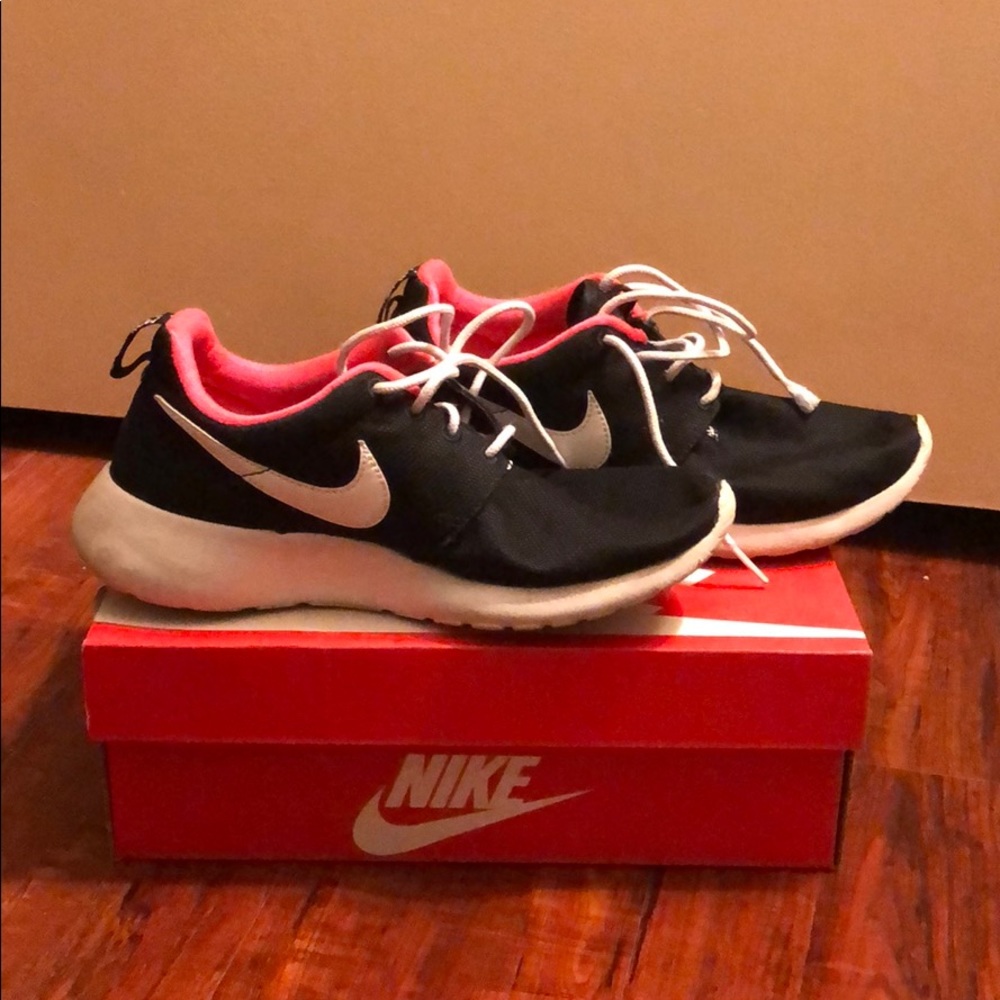 Women’s Nike Roshe